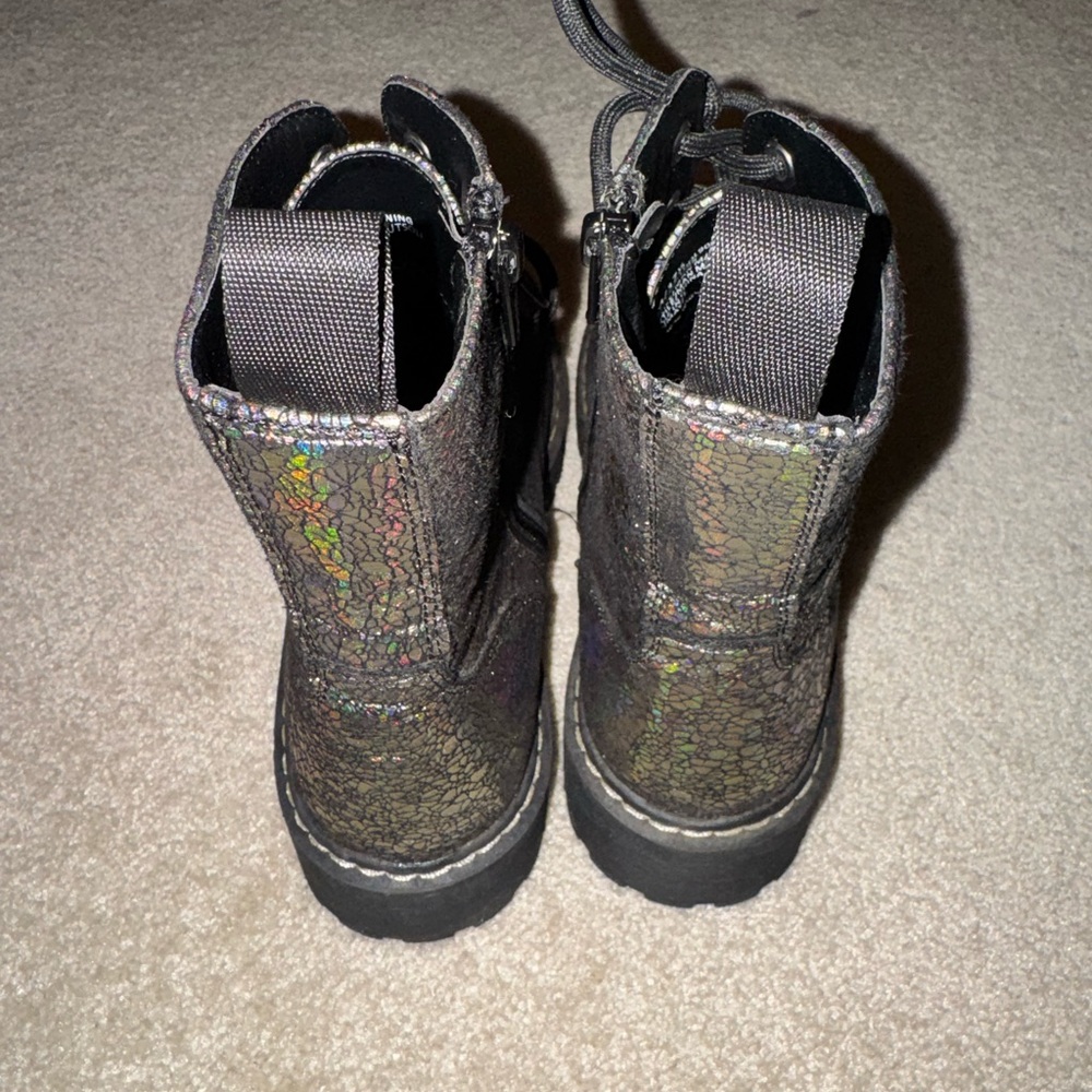 ✨🩶🌈Holographic Silver Combat Boots🪐💫✨ - Picture 6 of 13